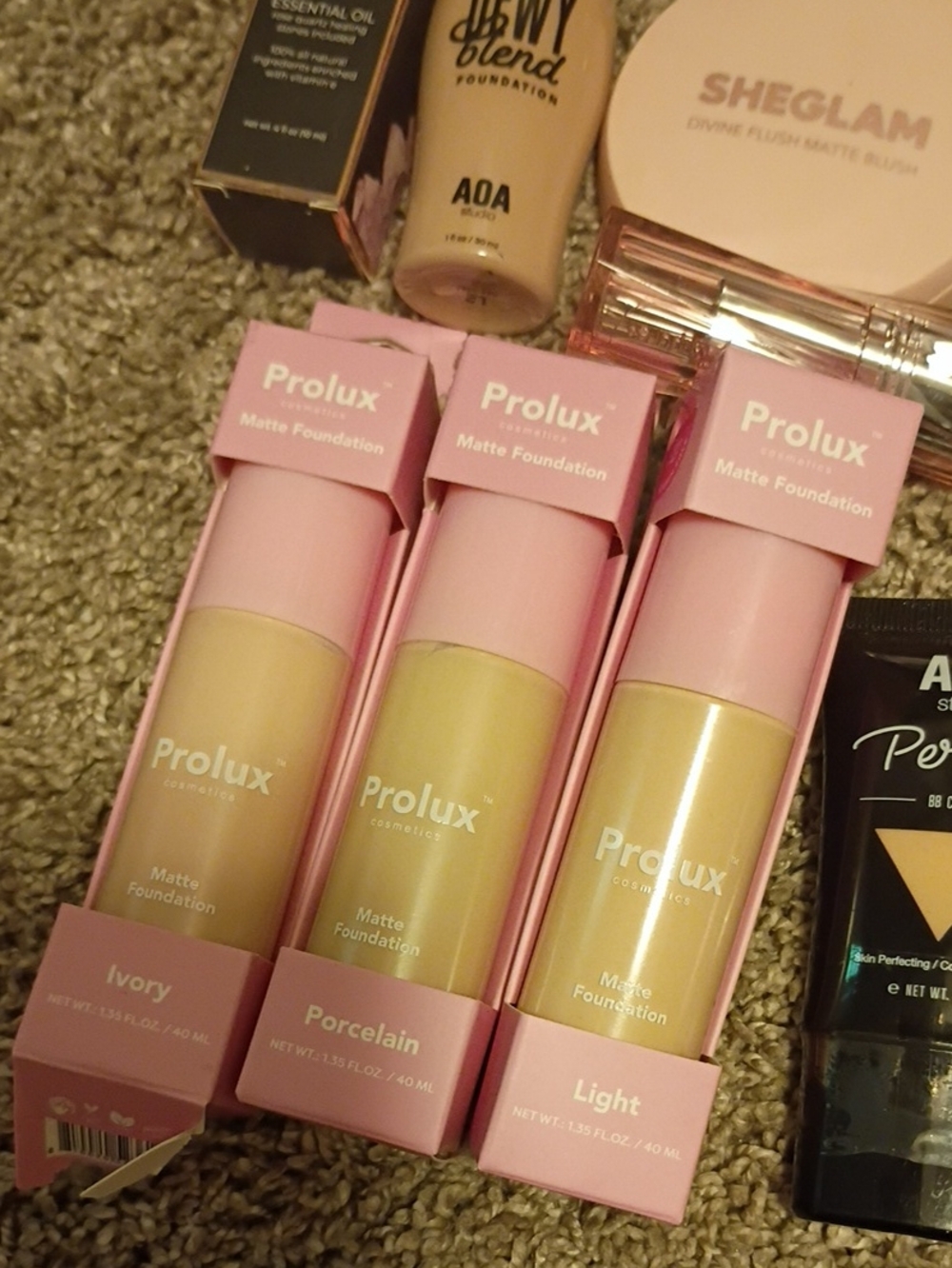 Cosmetics bundle - Picture 2 of 7